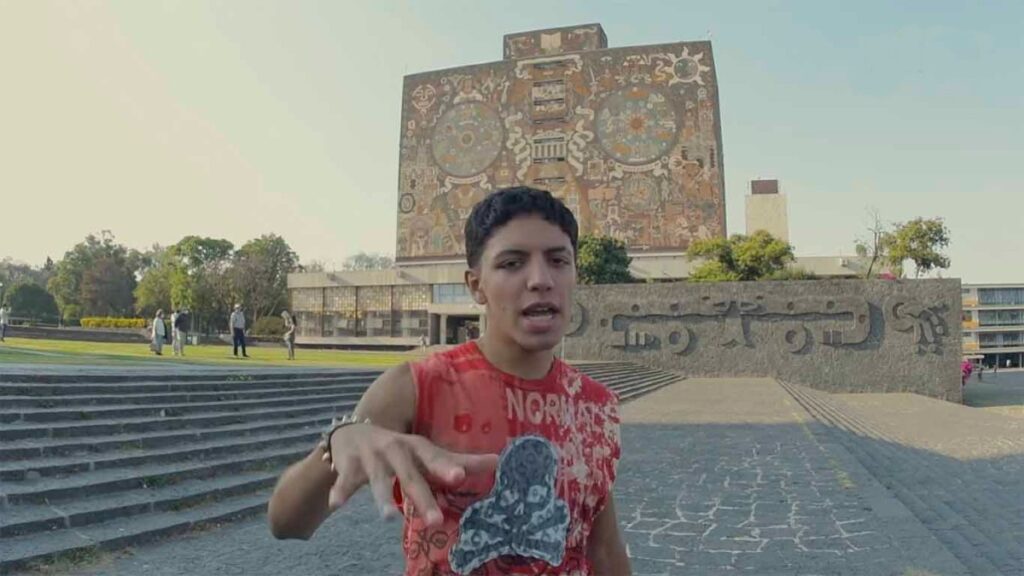 Alumno de la UNAM rapea contra la discriminación